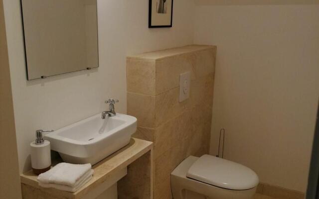 Gîte Ainay-le-Vieil, 5 pièces, 8 personnes - FR-1-586-15