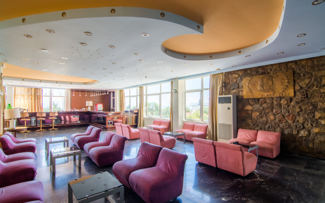 Alexandros Hotel 