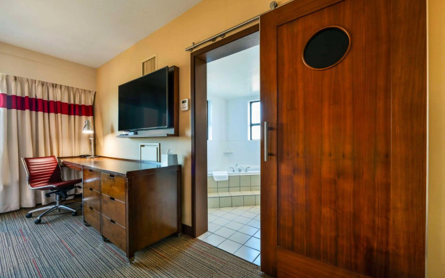 Grand Park Hotel Vancouver Airport, Ascend Hotel Collection