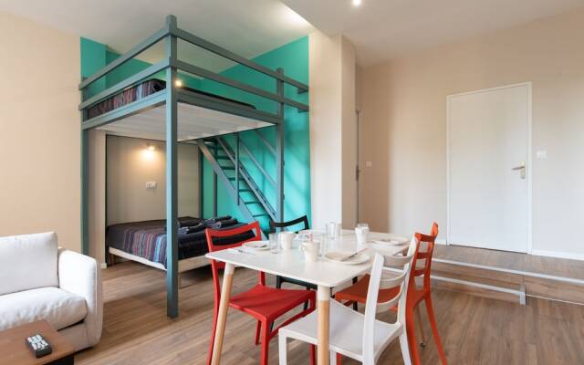 Studio Camelina Gauche City Room