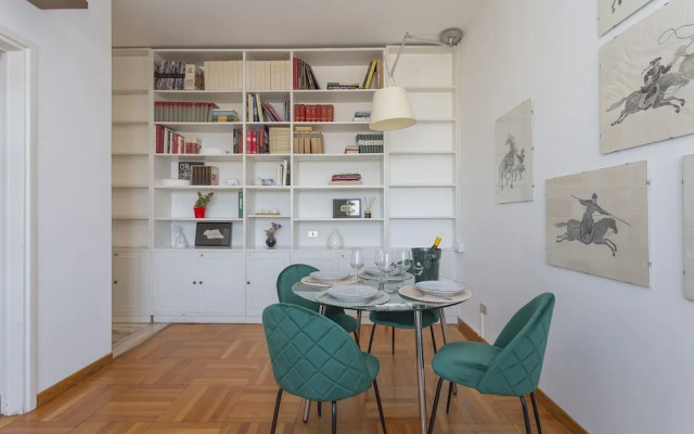 Skyline view Biancamano 1 bdr with balcony by Rentopolis