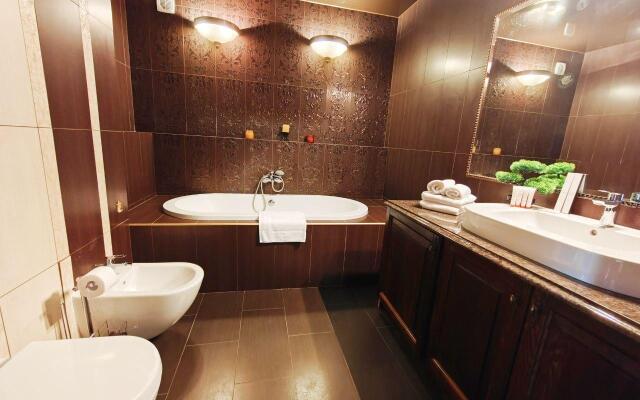 Booking39 on Leni Golikova Street