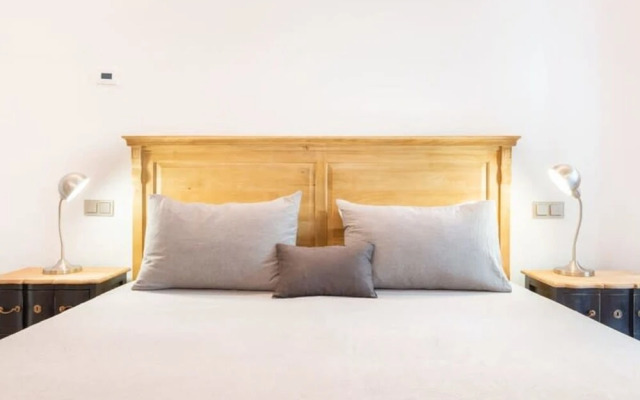 The Deauville Majestic 1 Bedroom in Chueca