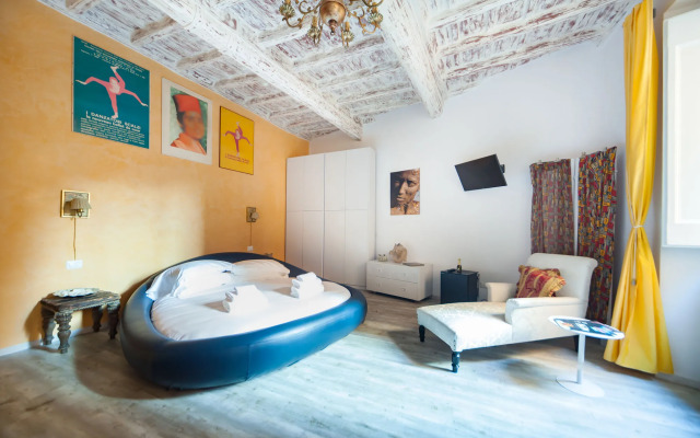 Trevi Fountain Art Suites