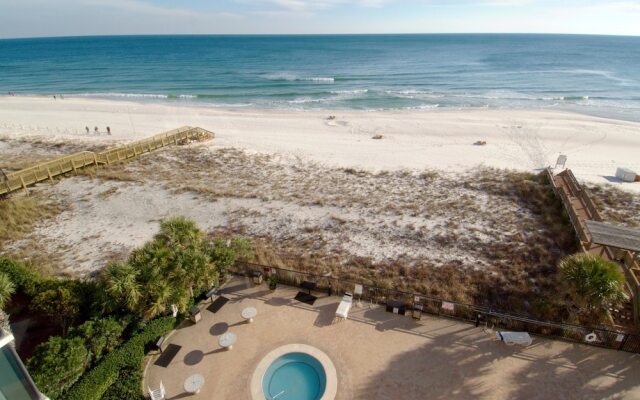 Palacio Condos by Hosteeva