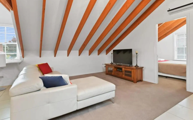 Peel St - Large Family Home Walk to CBD – Guest Rooms – Bathurst