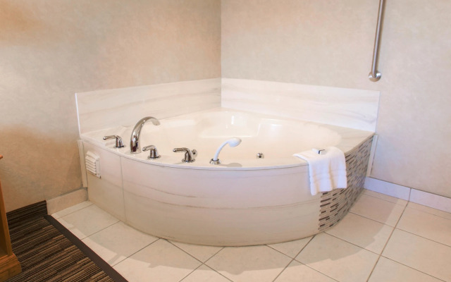 Humphry Inn & Suites