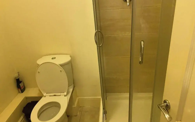 Modern Apt 3 Bedrooms Near Dundrum
