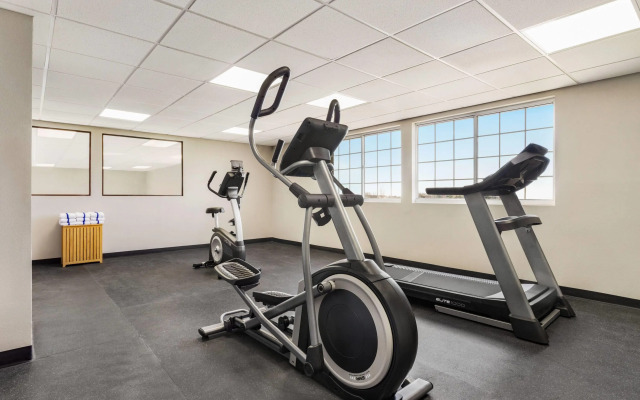 Baymont by Wyndham Blackwell I-35