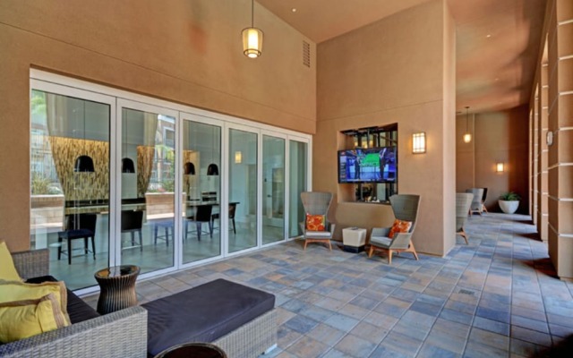 Global Luxury Suites Baypointe Station