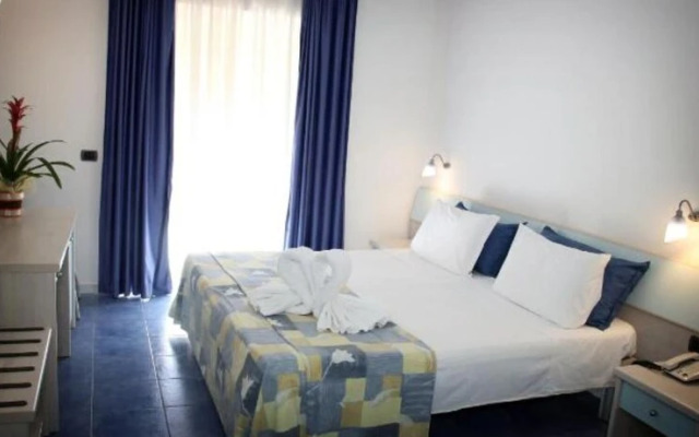 Pizzo Calabro Resort Big Triple Room