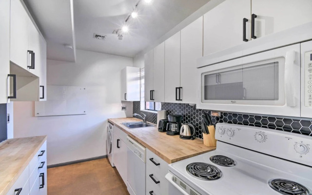 Phoenix Getaway w/ Patio, Near Roosevelt Row!