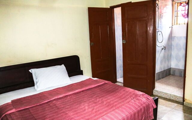Vis-A-Vis Hotel