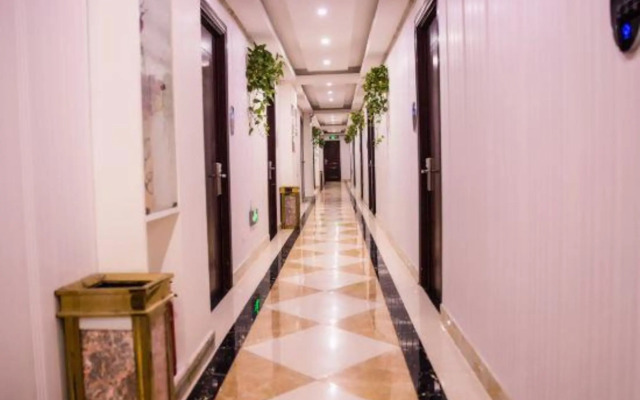 Deyuanju Business Hotel