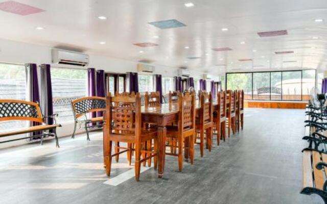 OYO 24925 New Dream Sharing Houseboat
