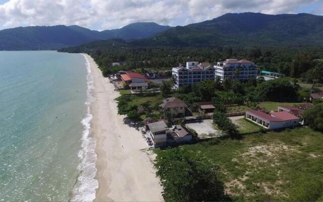 2-Bedroom Khanom Beach Ocean Front Condo