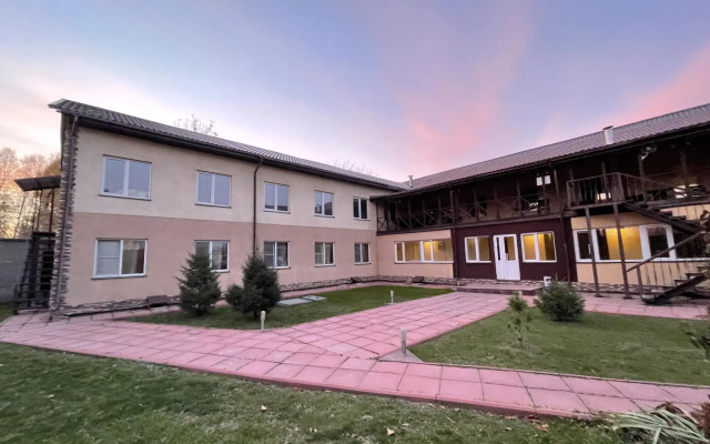 Трак Хаус Гостиница