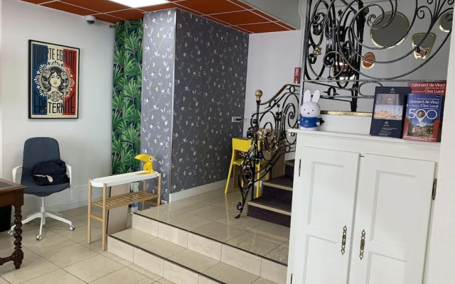 Logis Hôtel Restaurant Maison Voltaire