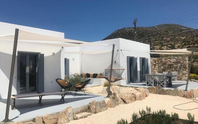 The Hedonist Square cycladic house with sea view