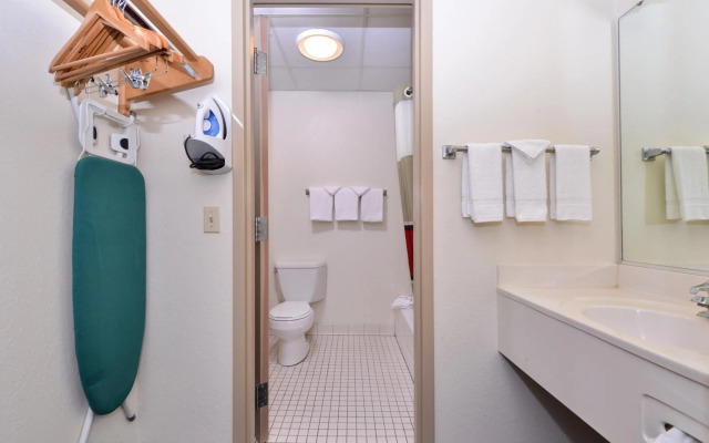 Red Roof Inn Sandusky - Milan