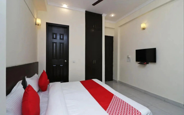 OYO 15685 The Grace Room