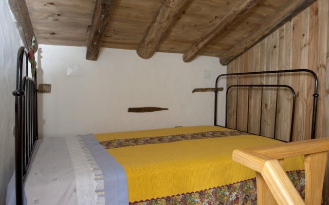 House With one Bedroom in Lousa, With Wonderful Mountain View and Furnished Terrace