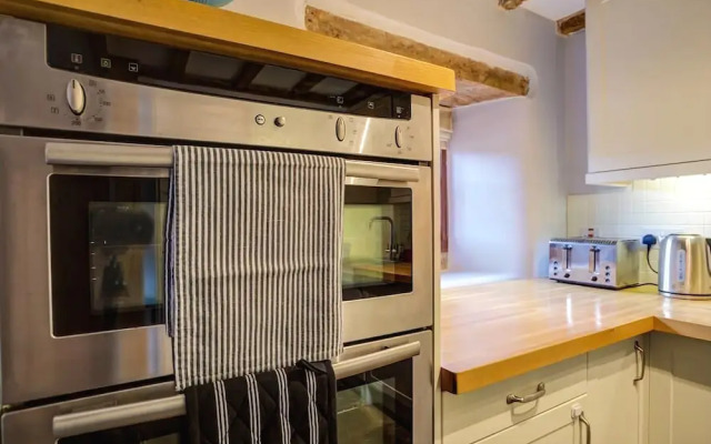 Hollytree Cottage, Chipping Norton