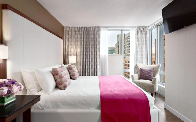 Auberge Vancouver Hotel