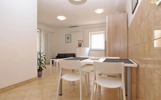 Apartment 1406 (No Front Desk,Contact The Property Five Days In Advance)