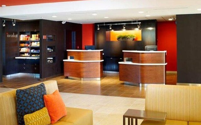 Courtyard by Marriott Louisville East