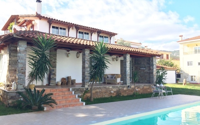 Amomos Villa with Swimming Pool