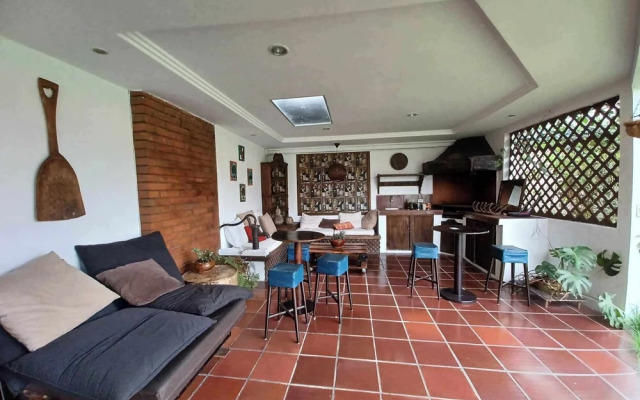 Hostal Mochiliers Bed and Breakfast