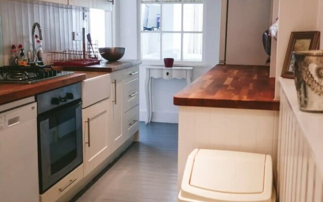 Charming 1 Bedroom Flat in Brook Green