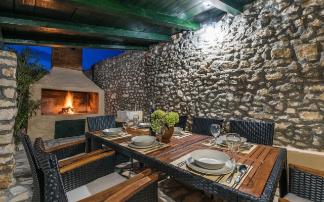 Pet-friendly Holiday Home in Sukošan with Hot Tub