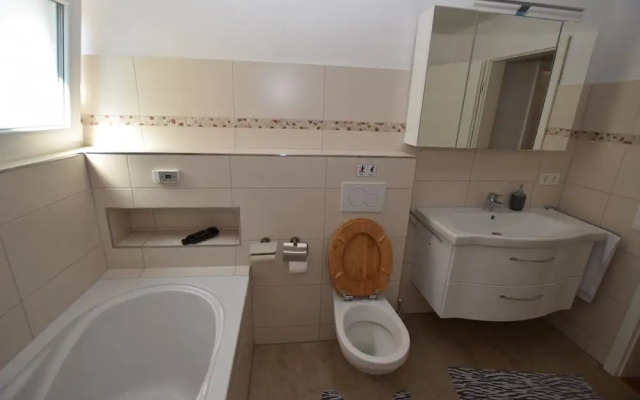 AB Apartment 107