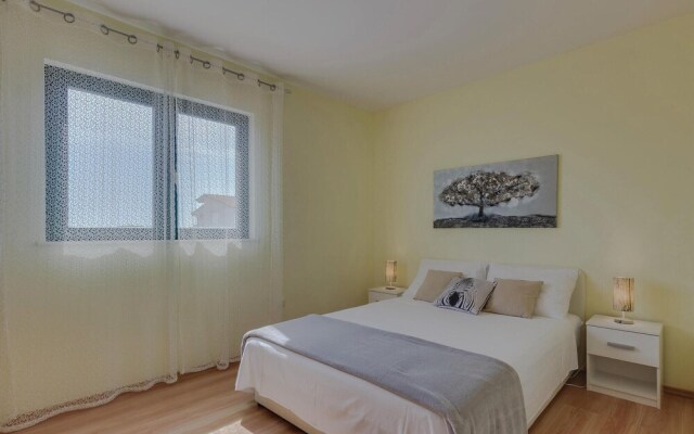 Amazing Home in Stobrec With Wifi and 4 Bedrooms