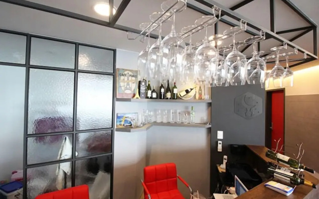 MoonDong's Hostel