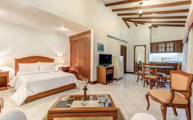 Travelers Apartamentos & Suites Castellón de Juanambú