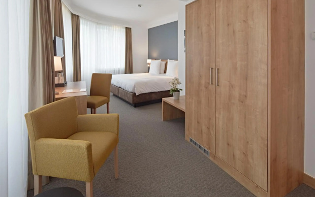 City Hotel