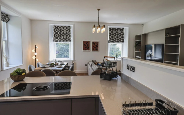 The Emma Suite Stone Cross Mansion