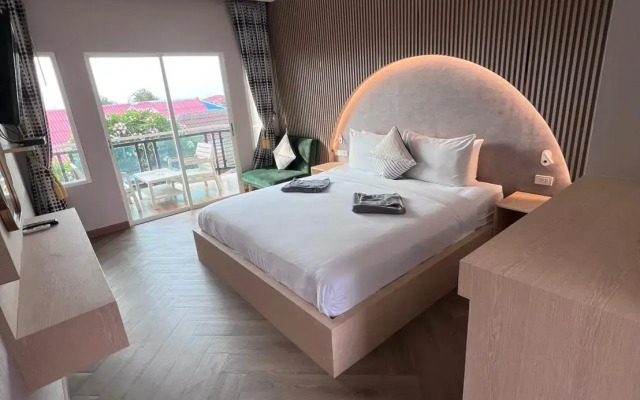 Bee Orchid Pool Villa