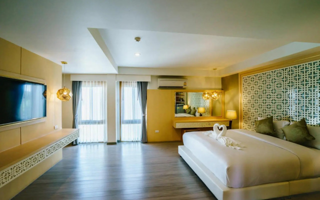 Moon Dragon Hotel
