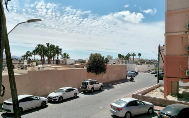 Ofir, nice small unit, 123Eilat