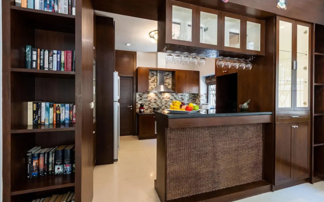 5 Bedroom Pool Villa Close To Town H5