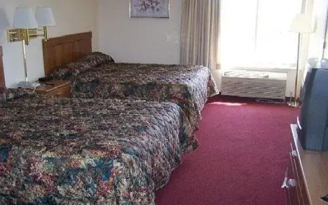 Travelers Inn & Convention Center