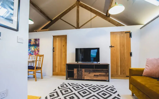 17th Century Cartshed Nestled In Welsh Countryside