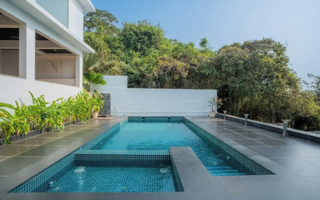 Alaya Stays Luxfort 1 BHK Apartment