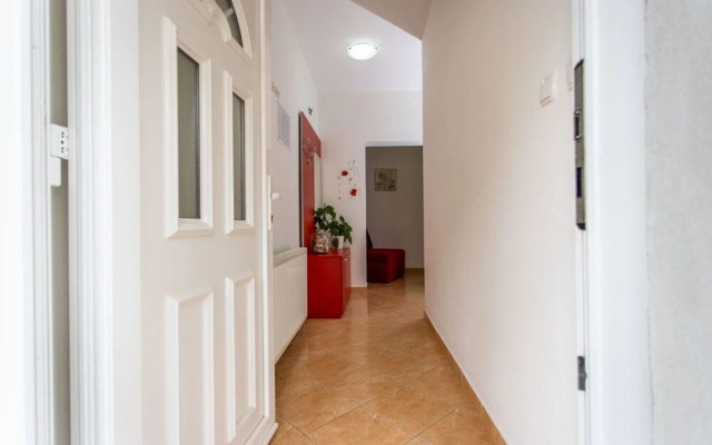 Nada- sea View - A2 - Crveni