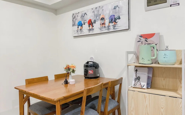 Warm And Homey 2Br At Meikarta Apartment