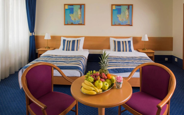 TOP HOTEL Praha & Conference Centre